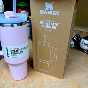 Stanley Quencher H2.0 FlowState Stainless Steel with Lid and Straw. 40 OZ